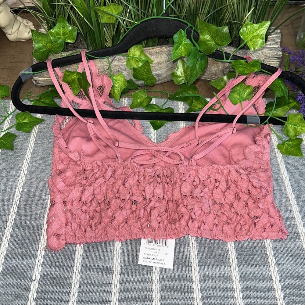 NWT🥹 Lace Bralette 💕 - Picture 6 of 7